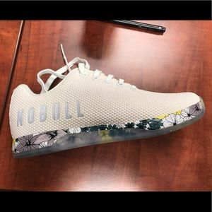 NoBull 8.5 Womens/ 7 mens trainers